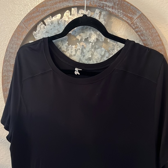 🖤 Glyder • Cozy Black Short Sleeve Tunic w/ Side Slits - Picture 4 of 6